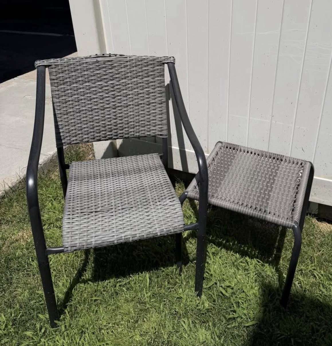 Gray Wicker 2-Piece Patio Table & Chair Set w/ Square Table, Metal Frame