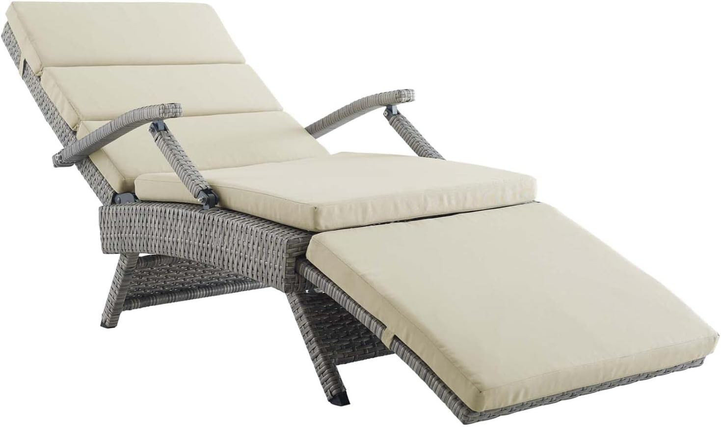 Light Gray Beige Wicker Rattan Outdoor Chaise Lounge for Patio Relaxation
