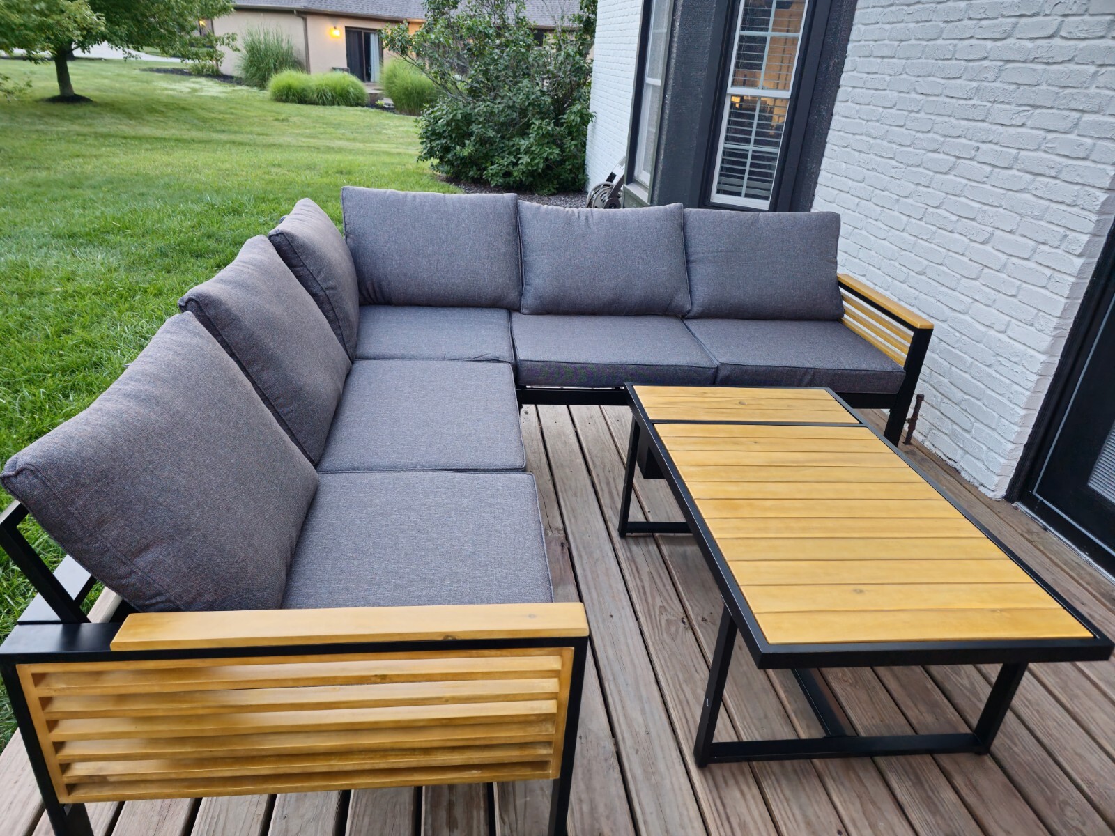 Outdoor Furniture With Icebox – Free Shipping!