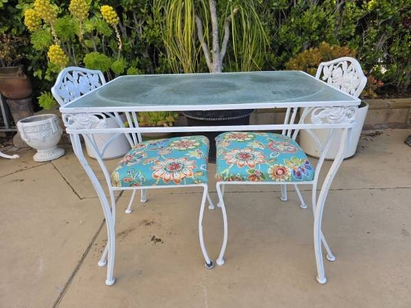 Elegant Original White Wrought Iron Outdoor Table & Chairs – Fresh Floral Seats