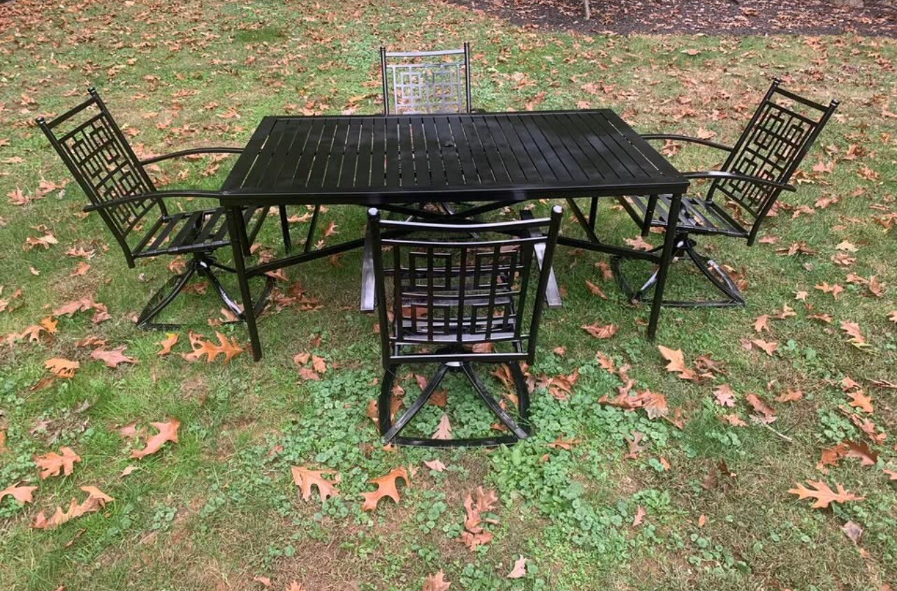Beautiful Aluminum Patio Set Large Table And 4 Swivel Chairs *