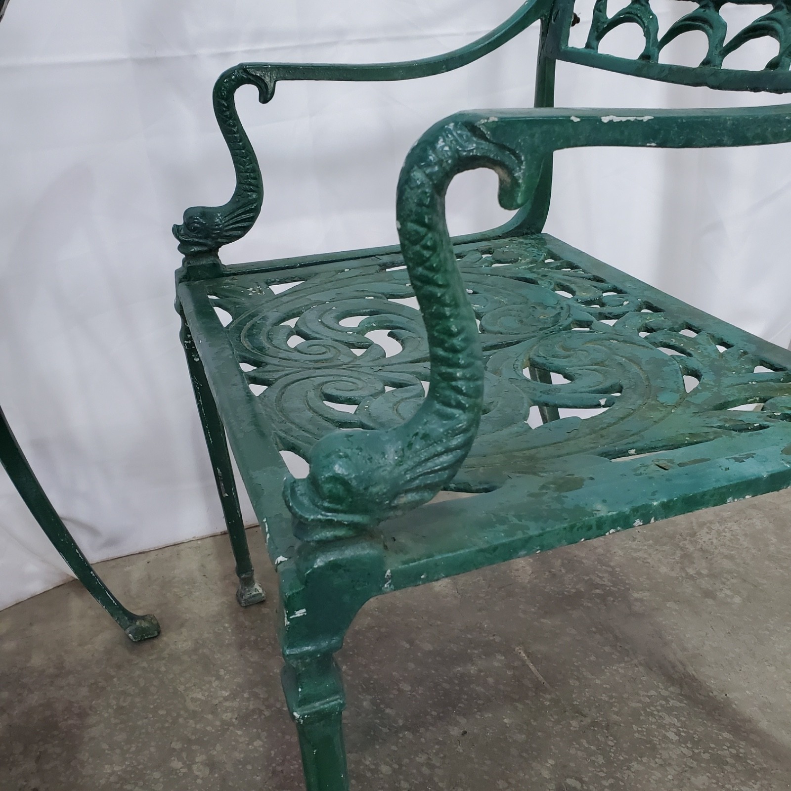Mid-Century Kenneth Lynch & Sons 5-Piece Cast Aluminum Dolphin & Star Patio Set