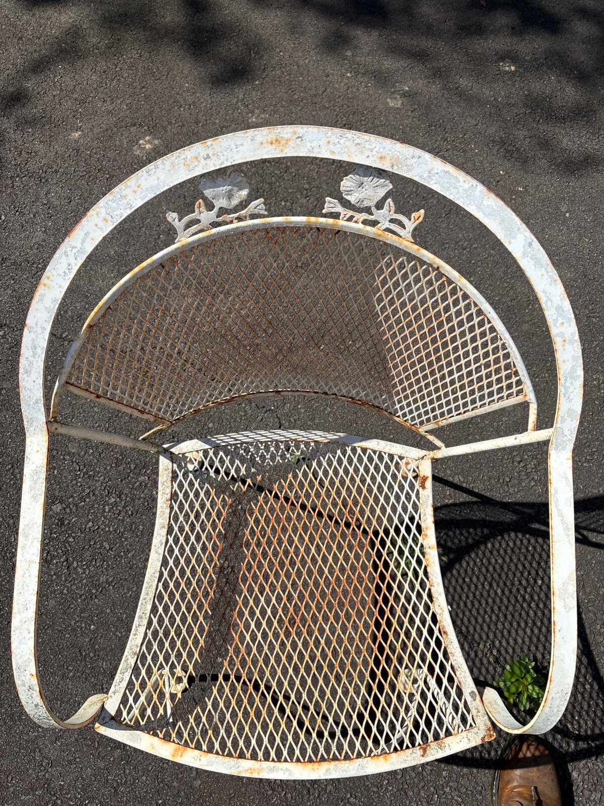 Antique Set of (4)Wrought Iron Barrel Back Mesh Seats Patio Chairs