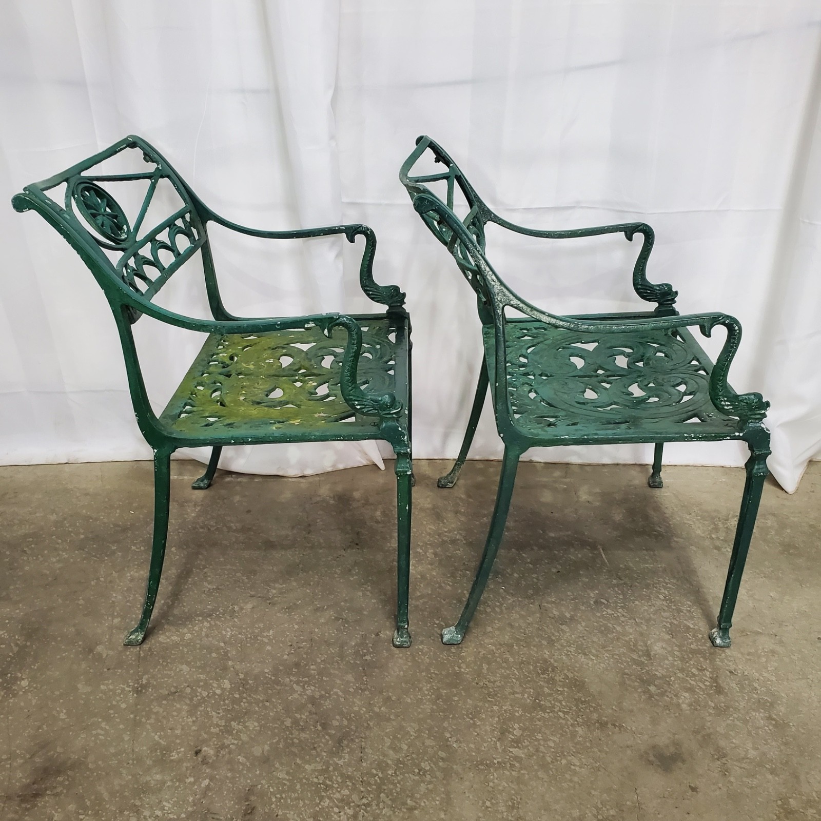 Mid-Century Kenneth Lynch & Sons 5-Piece Cast Aluminum Dolphin & Star Patio Set