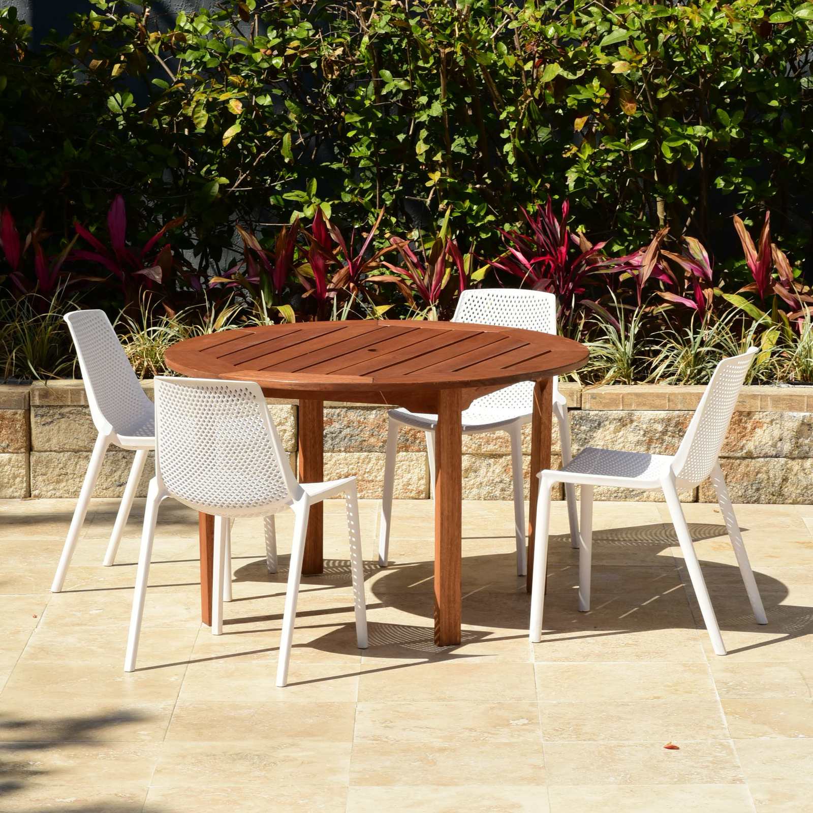 Amazonia Talon 5-Piece Outdoor Dining Set | Eucalyptus | White Chairs