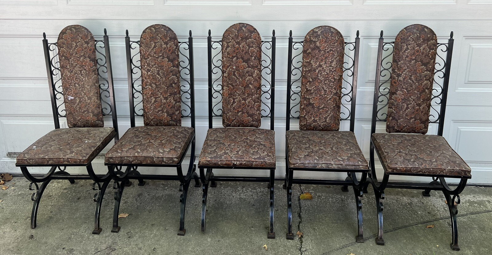 Vintage 70’s Wrought Iron Padded Seats Back Tubing Kitchen Chairs Finials 1970’s