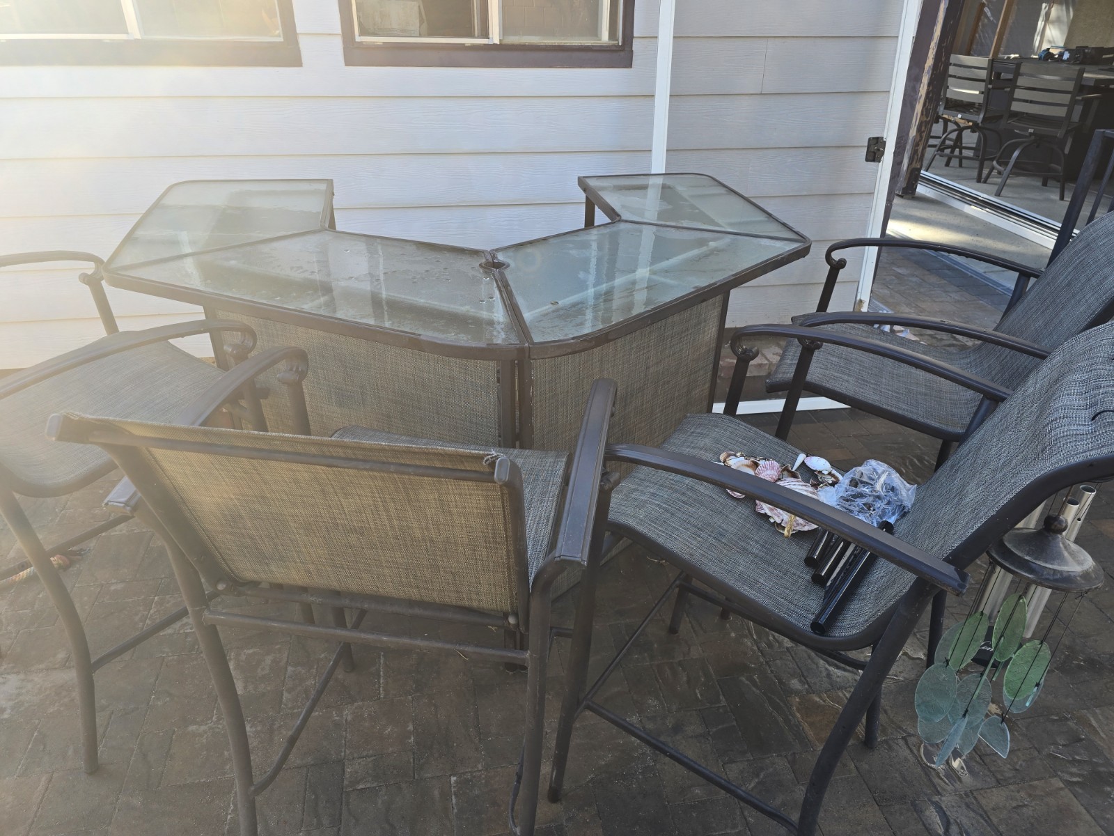 Brown Metal Mesh Chairs & Hexagon Clear Glass Patio Table Set w/ Umbrella Hole