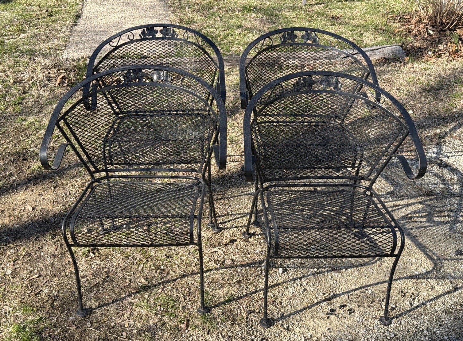 5 Pc Wrought iron patio Dinning set by Woodard 4 chairs 1 table